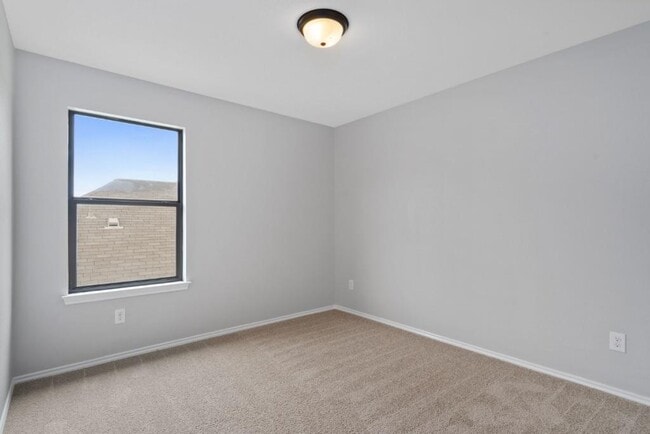 Building Photo - 1132 Hyde Park Dr