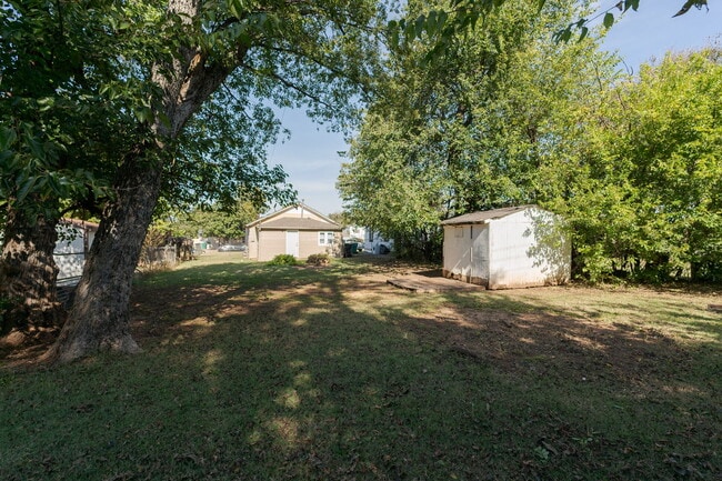 Building Photo - 3332 NW 28th St