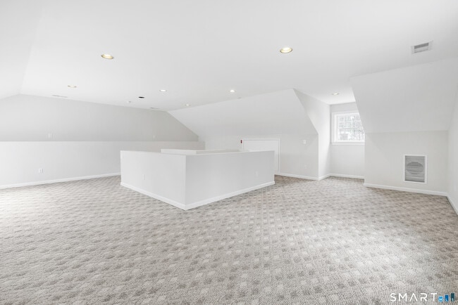 Building Photo - 2 Murphys Ln