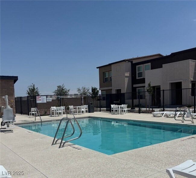 Building Photo - 3712 Celesta Vis Ave