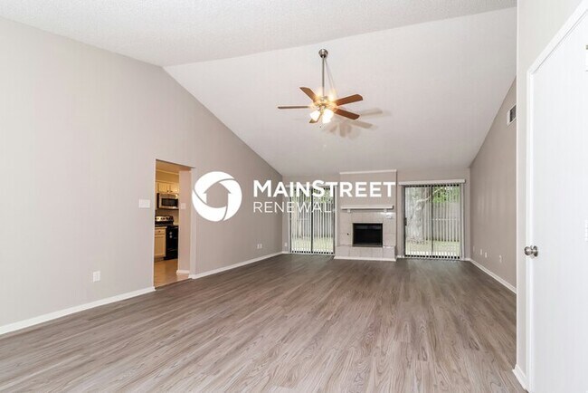 Building Photo - 3 Bedroom Pet-Friendly Home in Flower Mound, TX with Main Street Renewal