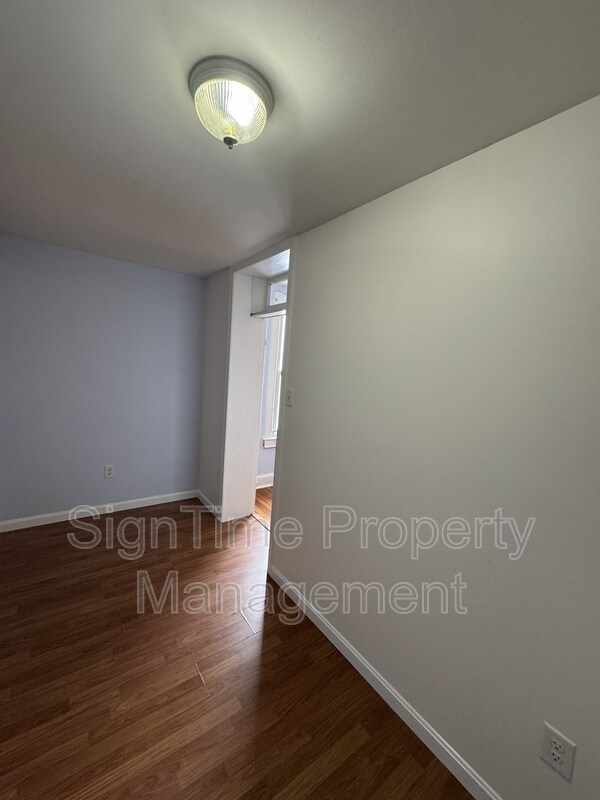 Building Photo - 42 E Franklin St