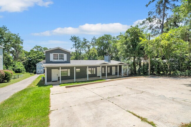 Building Photo - 915 Buena Vista Dr