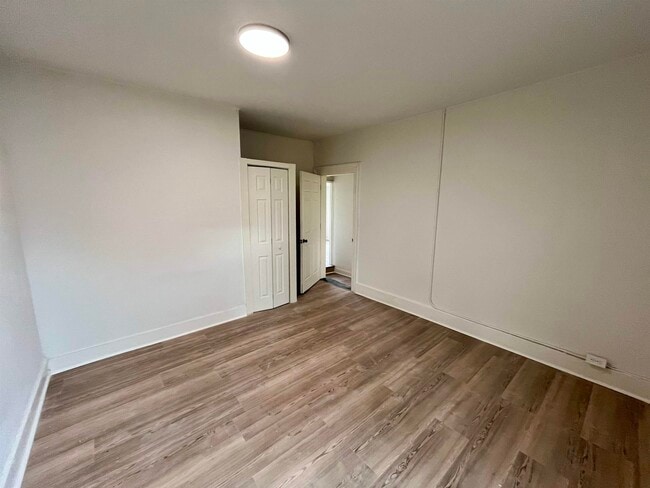 Building Photo - 500 Ridge St