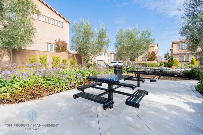 Building Photo - Beautifully Upgraded 2019-Built 4 Beds 3.5 Baths 2109 Sqft Home in Eastvale!