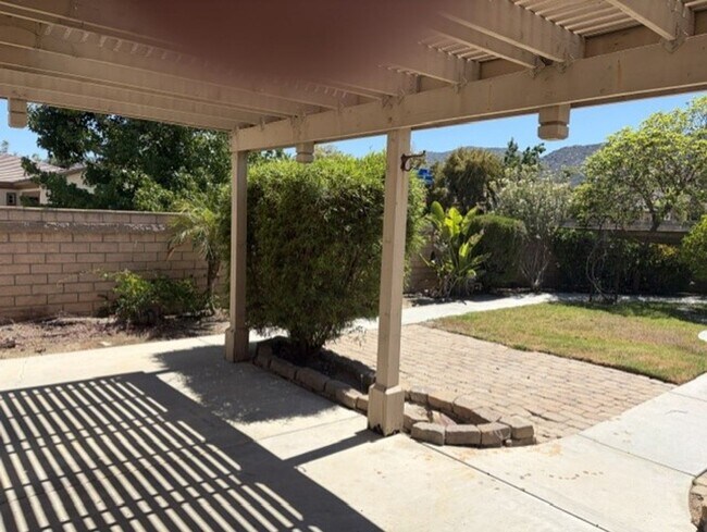 Building Photo - 37799 Amber Ln