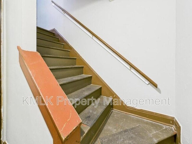 Building Photo - 918 Peckham St