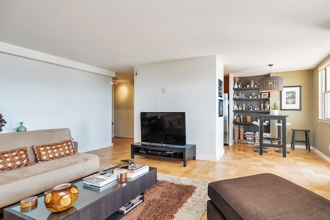 Building Photo - 6040 JFK Blvd E