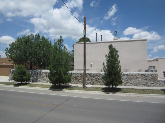 Building Photo - 215 Mulberry Ave
