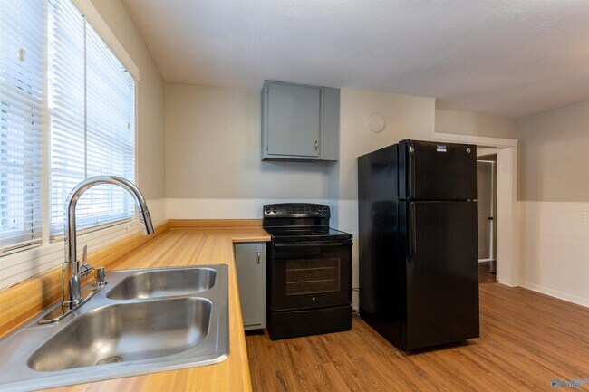 Building Photo - 1421 Rison Ave NE