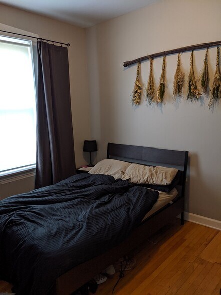 Bedroom - 4363 N Lincoln Ave