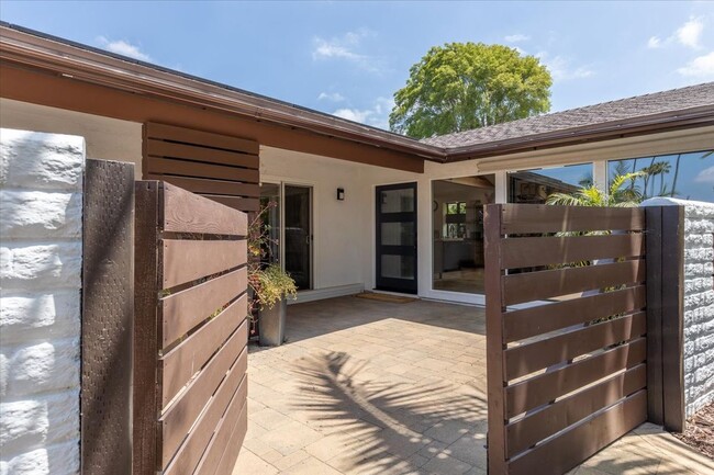Building Photo - 1356 San Julian Dr