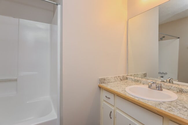 Building Photo - 5710 Deerfield Pl