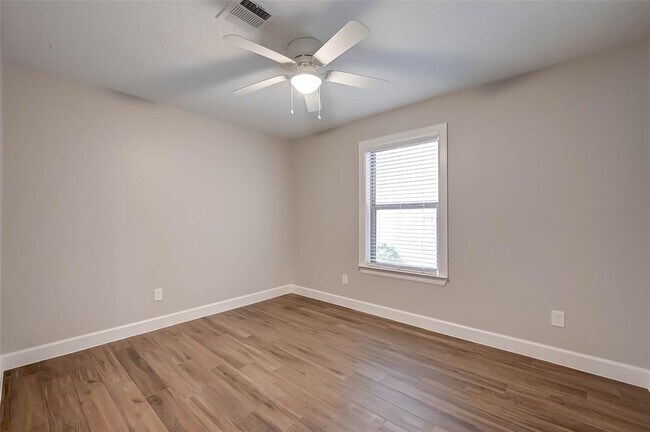 Building Photo - 2234 Kinbrook Dr