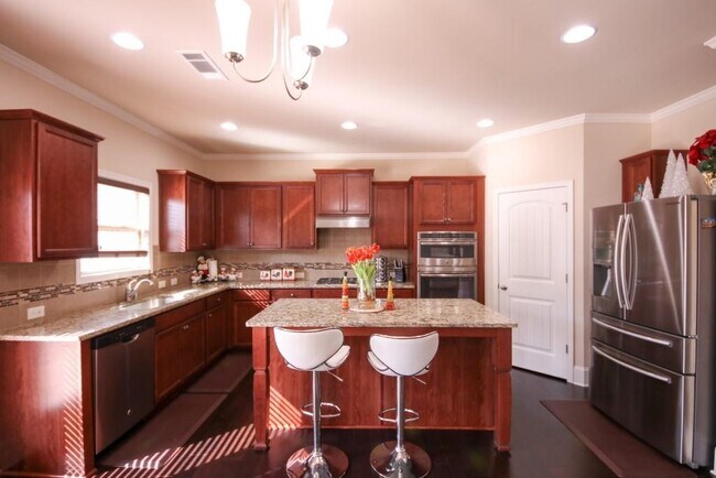 Building Photo - 3415 Pointe Vecchio Cir