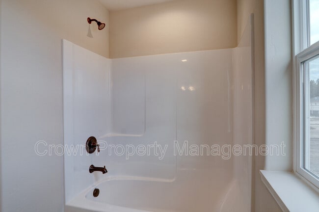 Building Photo - 517 Sparrow Rd