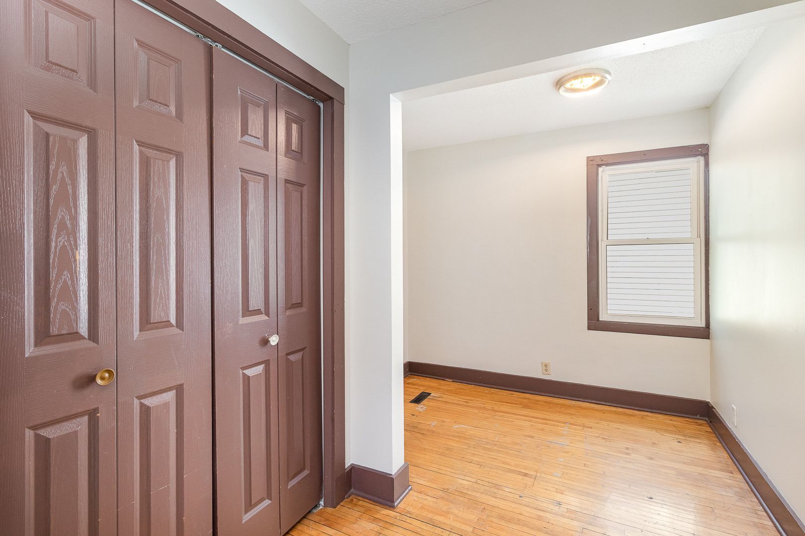 Building Photo - 447 Banfil St