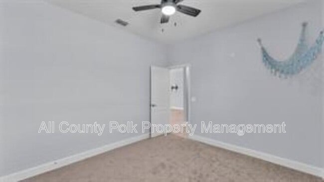 Building Photo - 1095 Woodland Oaks Dr