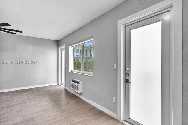 Building Photo - 9200 E Bay Harbor Dr