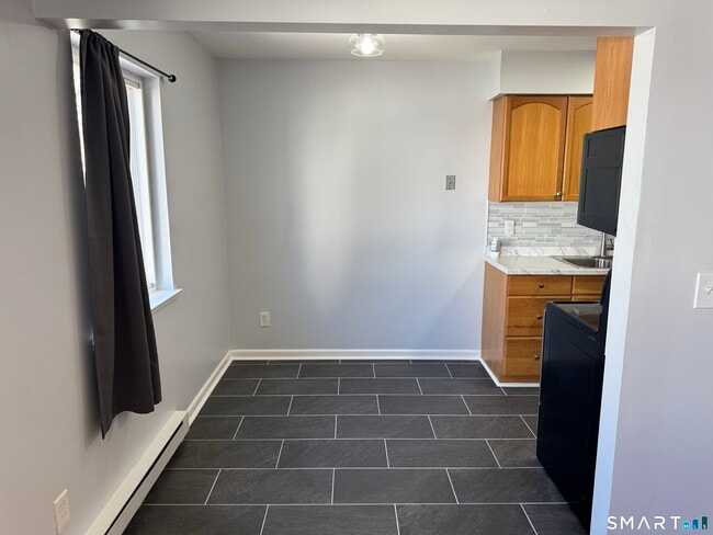 Building Photo - 4 Glenwood Ave