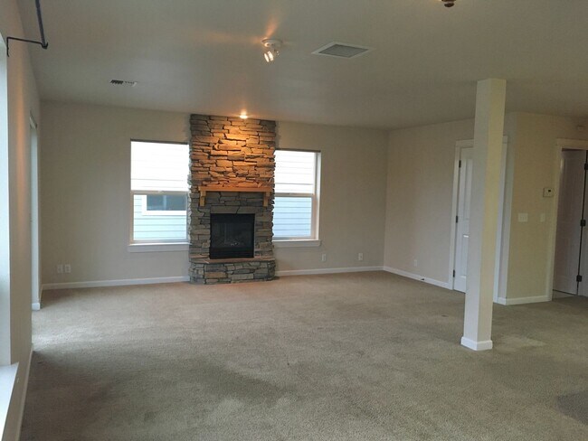 Building Photo - 1761