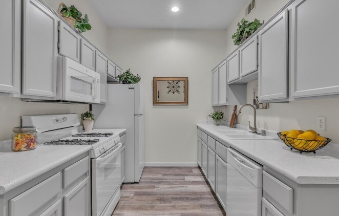 Building Photo - 700 Carnegie St