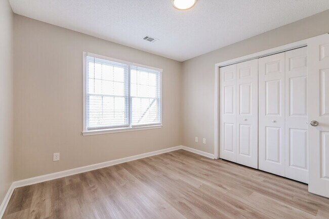 Building Photo - 293 Derby Run