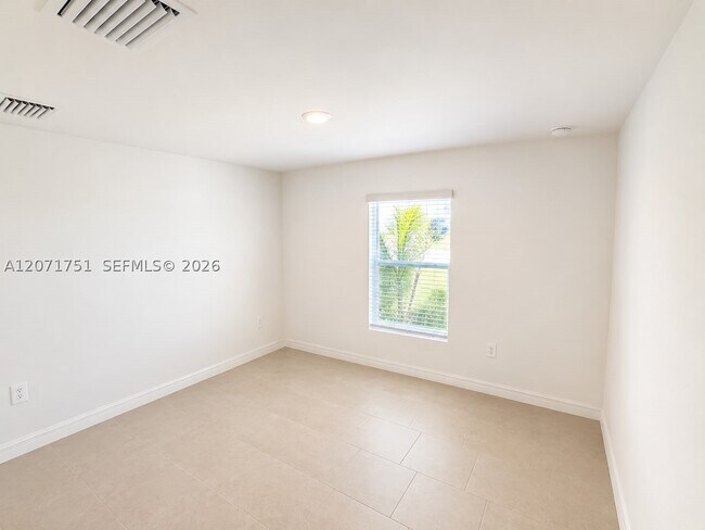 Building Photo - 17293 Cantu Ct