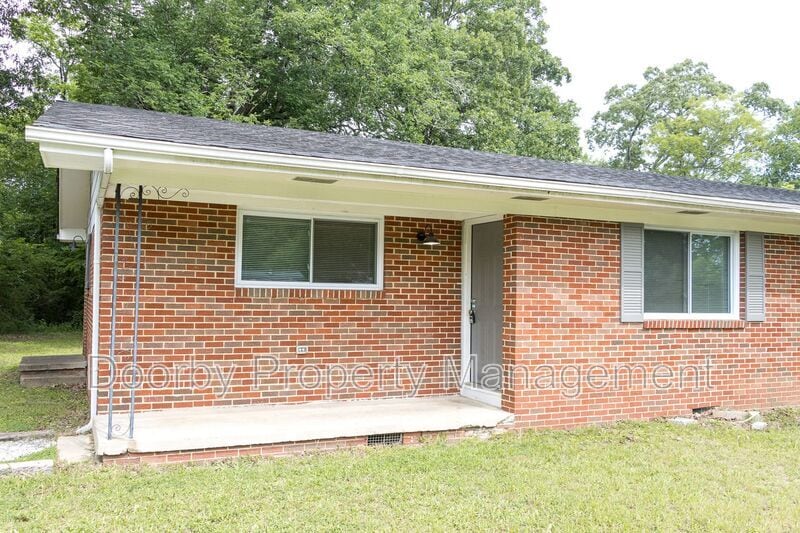 Primary Photo - 2027 Lee St