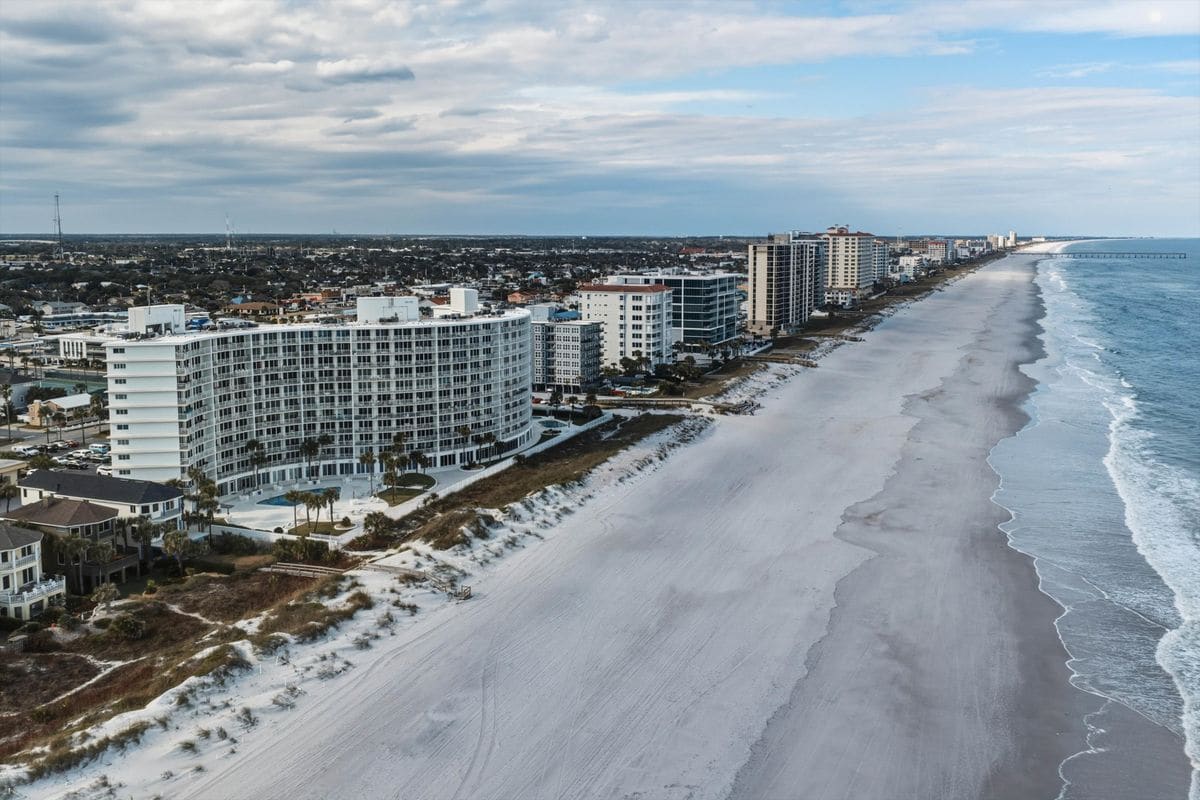 Building Photo - 1601 Ocean Dr S