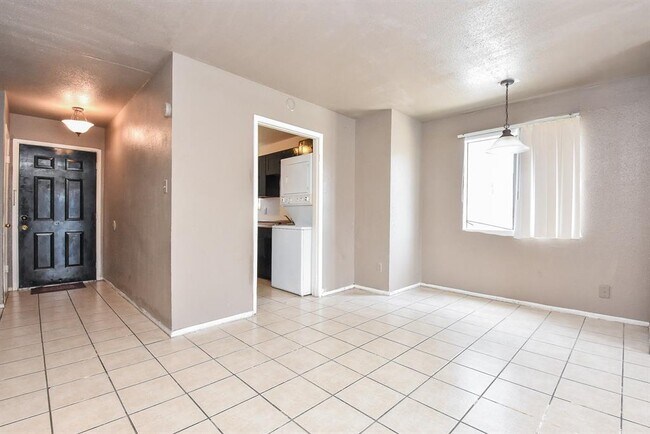 Building Photo - 8405 Wilcrest Dr