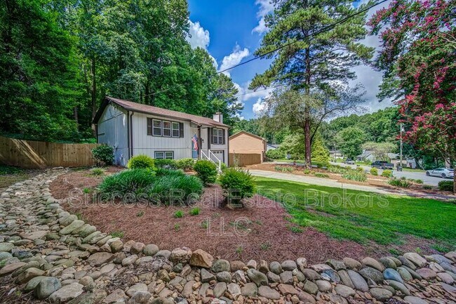 Building Photo - 4734 N Springs Rd NW