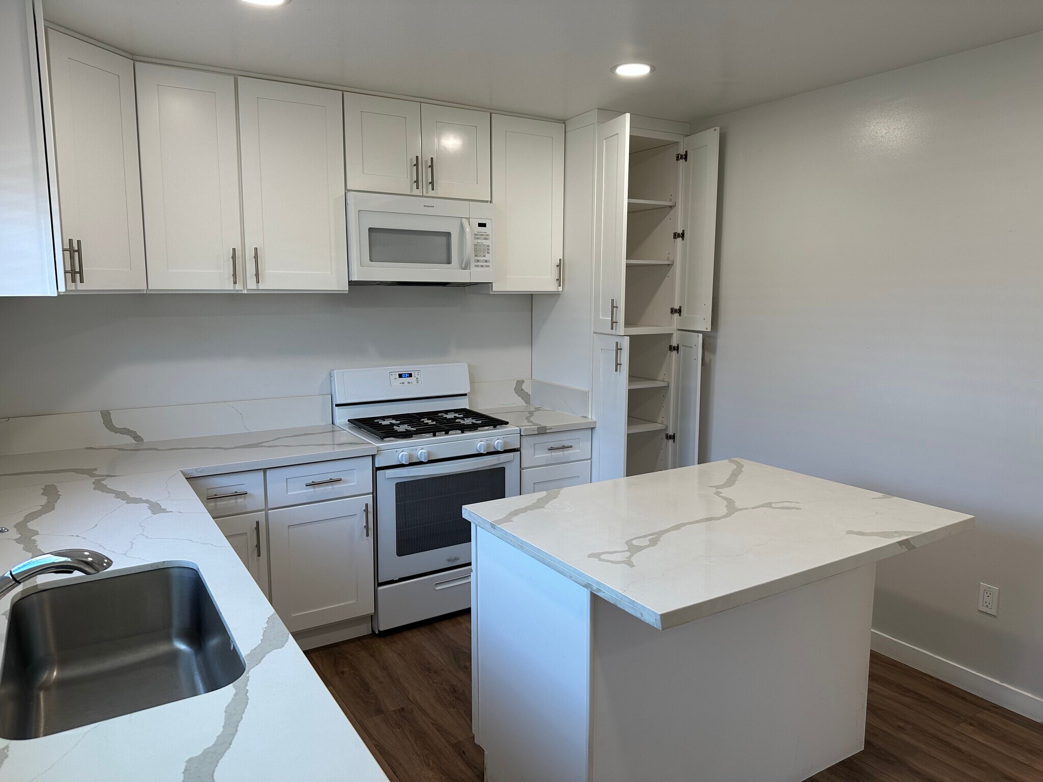 Building Photo - 25120 Frampton Ave