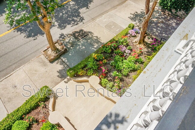 Building Photo - 6 Wentworth St