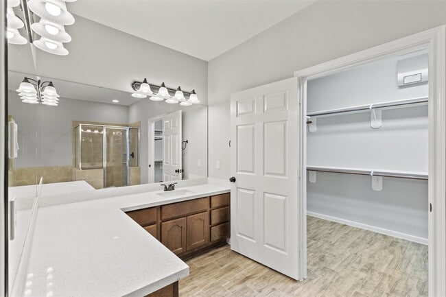 Building Photo - 521 Ironwood Forest Dr