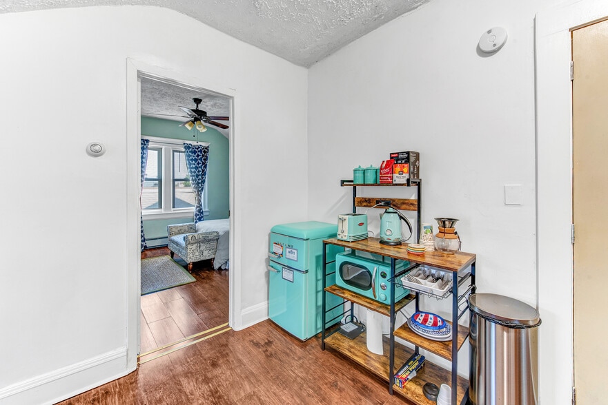 Building Photo - 7108 Hudson Ave