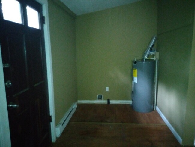 Building Photo - 2 Bedroom in Greenville