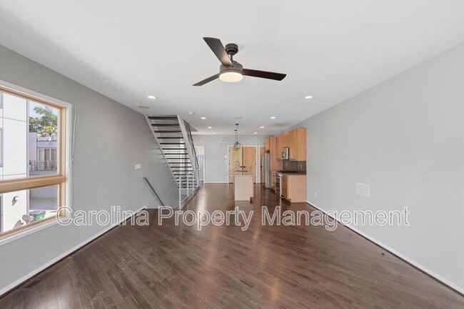 Building Photo - 919 Westbrook Dr