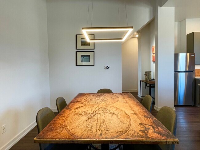 Building Photo - 1211 W 27th St