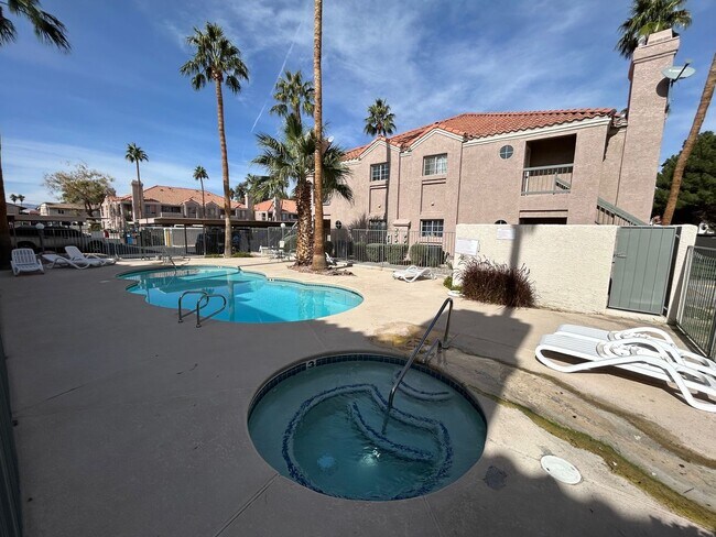 Building Photo - BEAUTIFULLY UPGRADED CONDO - SPACIOUS 2 BEDROOM, 2 BATH TOP FLOOR IN PRIME LAS VEGAS LOCATION