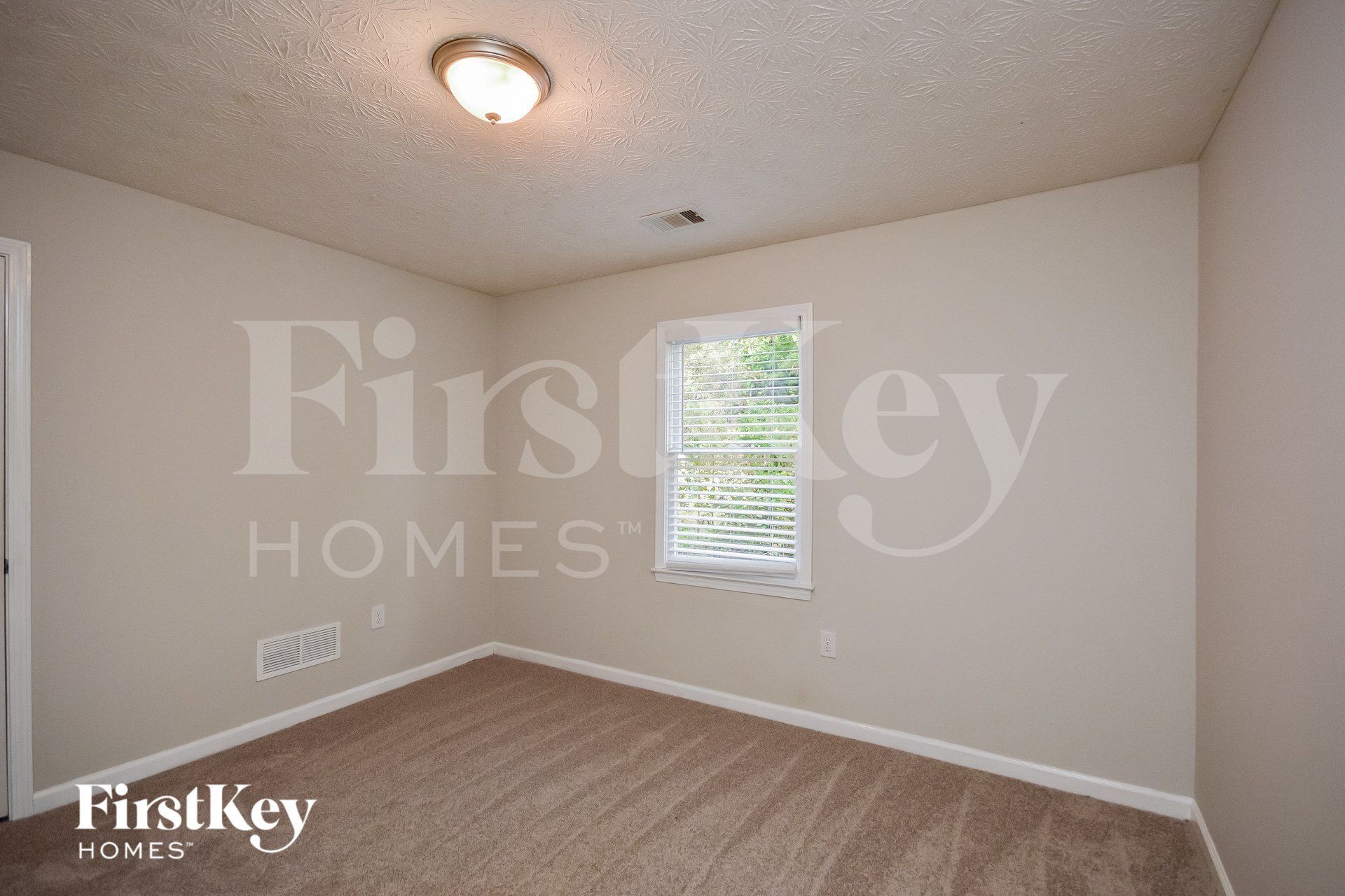 Building Photo - 160 Creekstone Ct