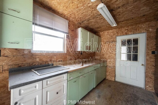 Building Photo - 126 Lewis Dr
