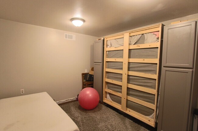 Building Photo - 419 S 100 E