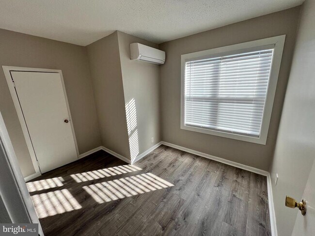 Building Photo - 220 Delsea Dr