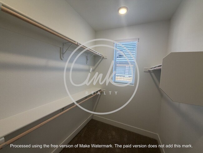 Building Photo - 185 Radiant Dr