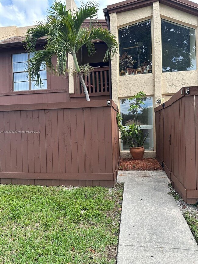 Building Photo - 7133 SW 115th Pl