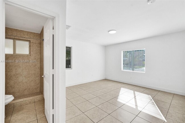 Building Photo - 30 SW 8th St