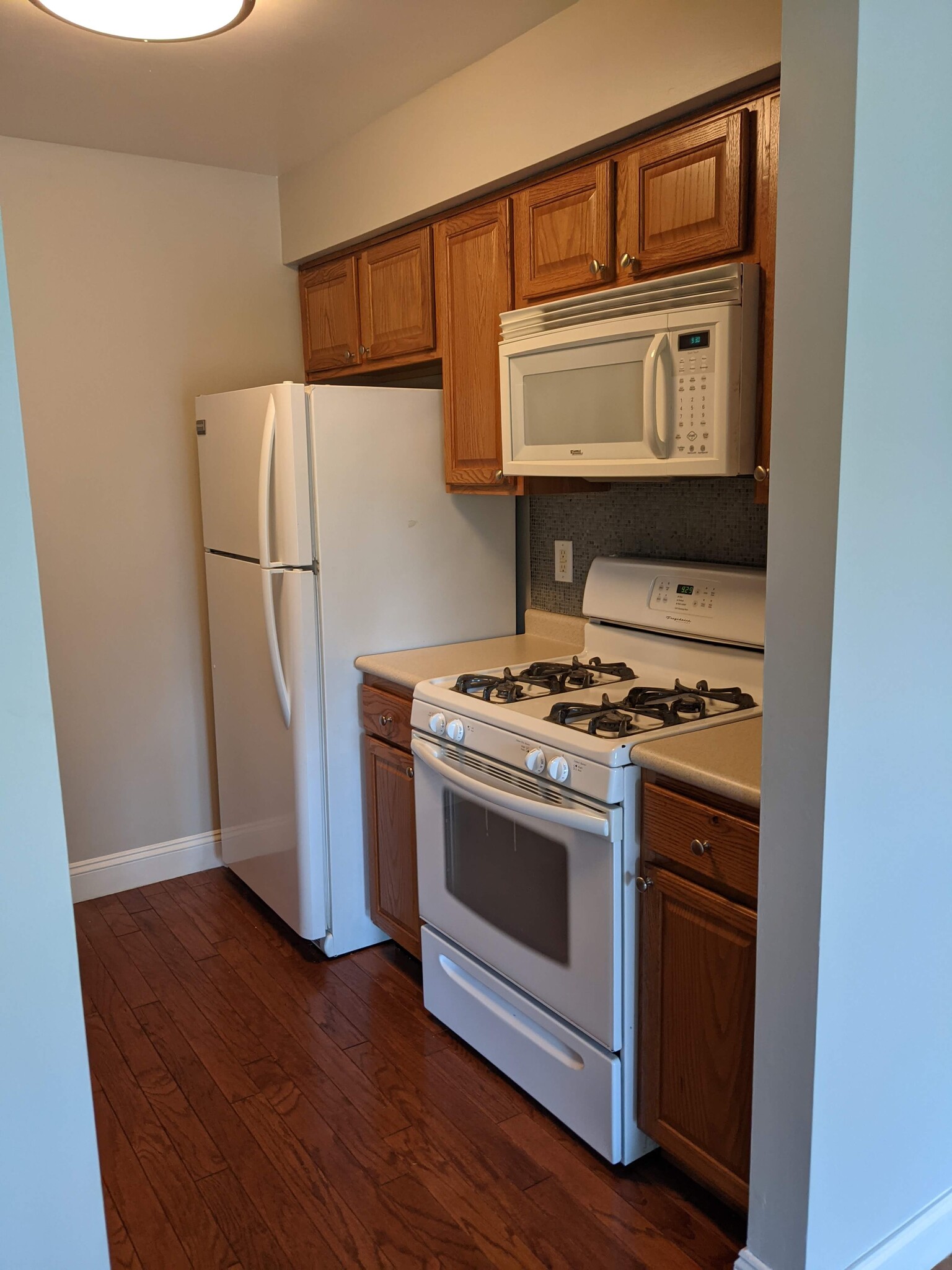 Updated appliances - 322 Georgia Ct