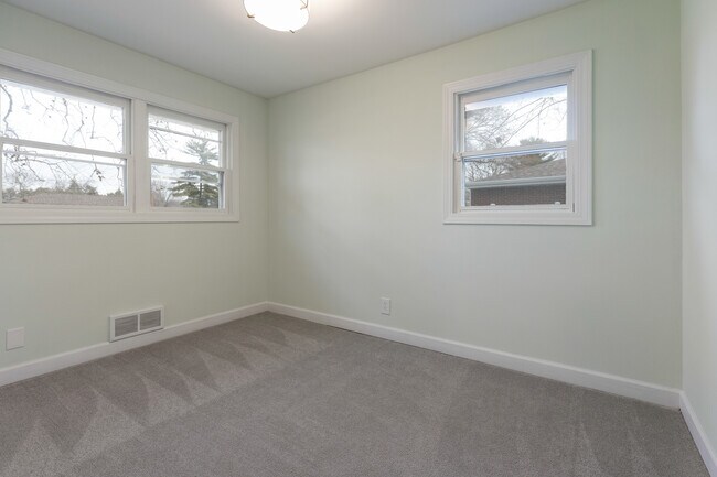 Building Photo - 2158 Pleasure View Rd