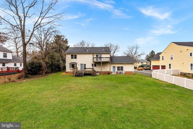 Building Photo - 3709 Howsen Ave